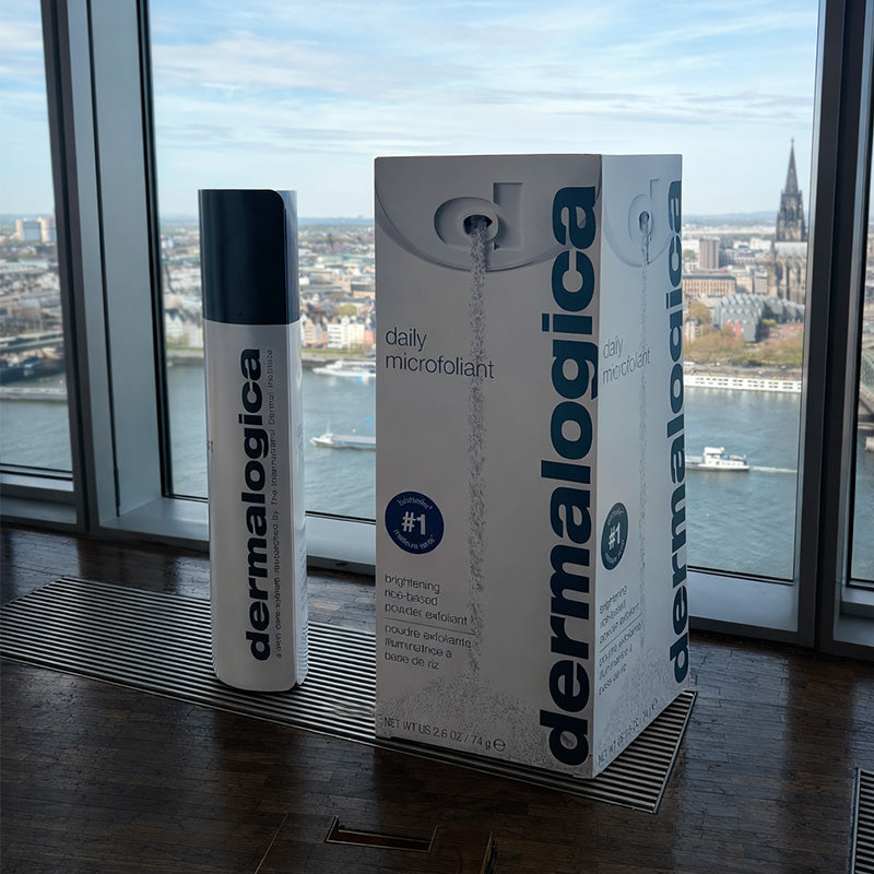 Daily Microfoliant XXL Schaufenster Deko Set – Dermalogica DE B2B